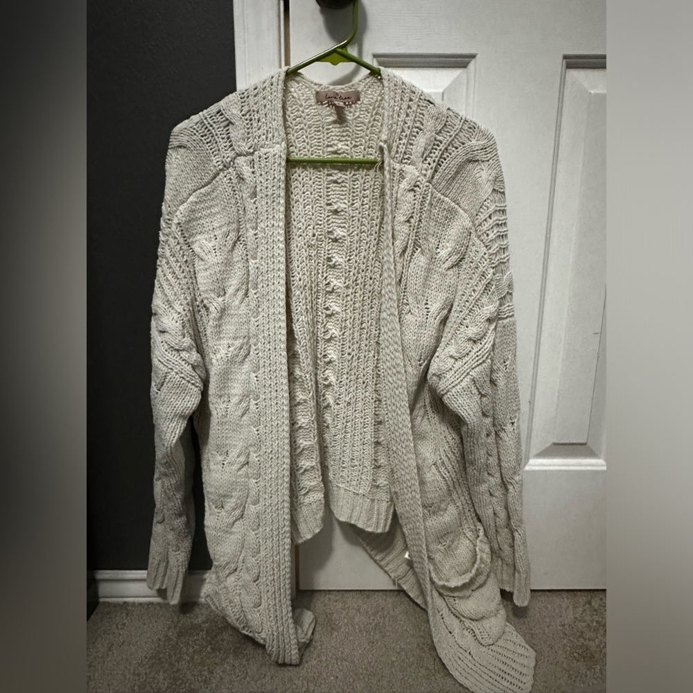 Cream / off white cardigan with pockets
